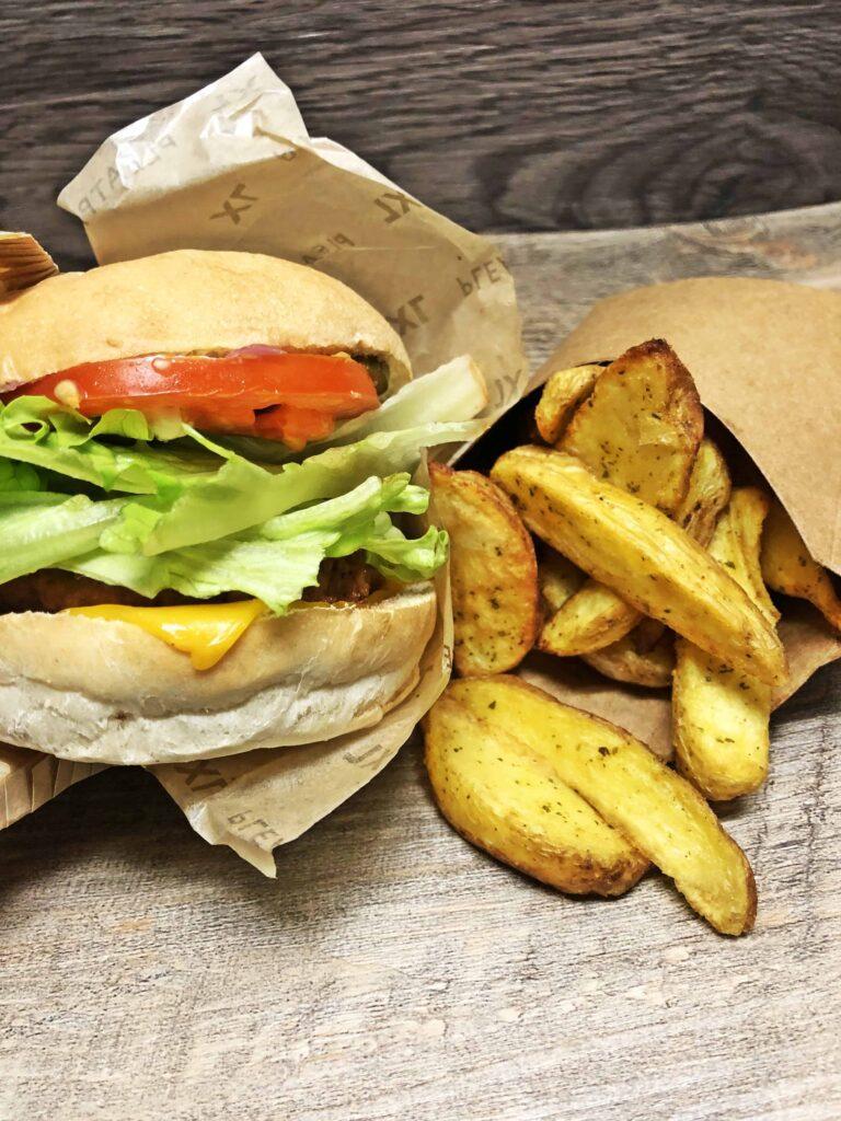Don’t Miss the Best Vegan Burger in Paris and Lyon (2023)
