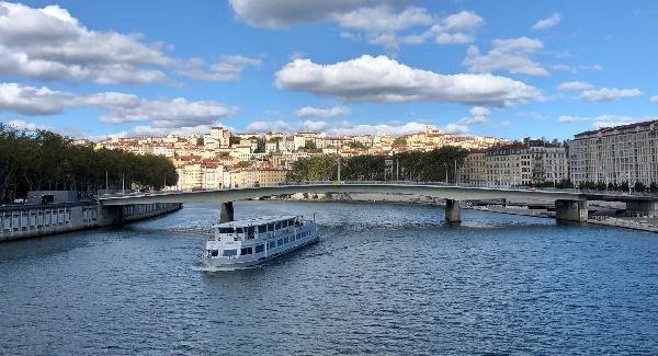 facts about lyon-bateaux mouche