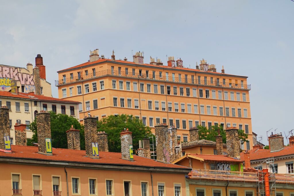 maison brunet House of 365 Windows