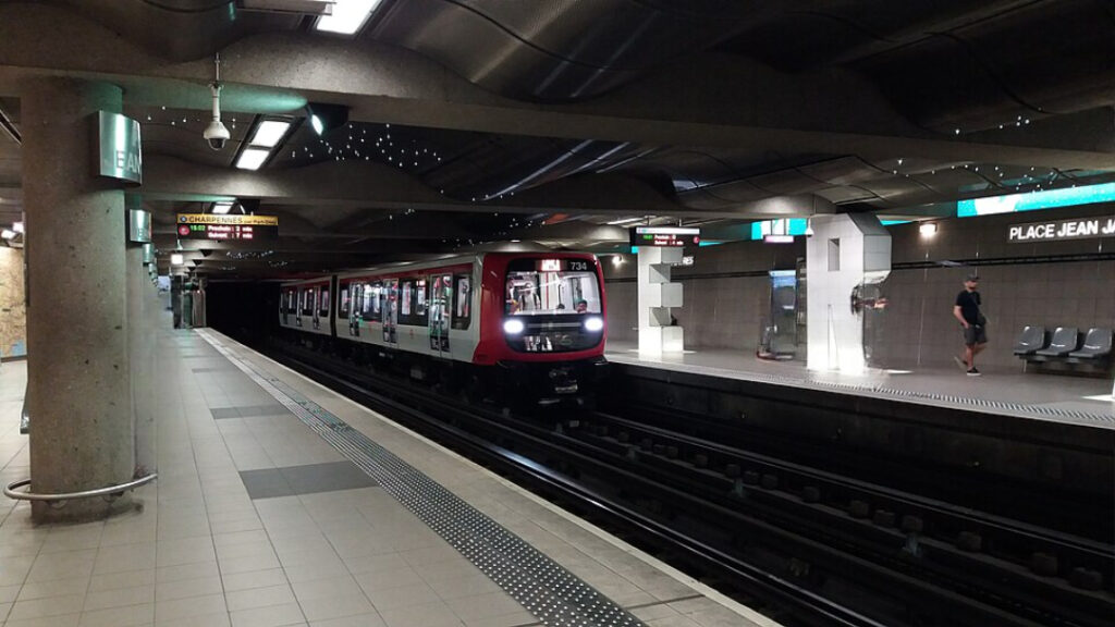 Lyon 7e Station de métro Jean Jaurès Nouvelle rame MPL 16 (1)