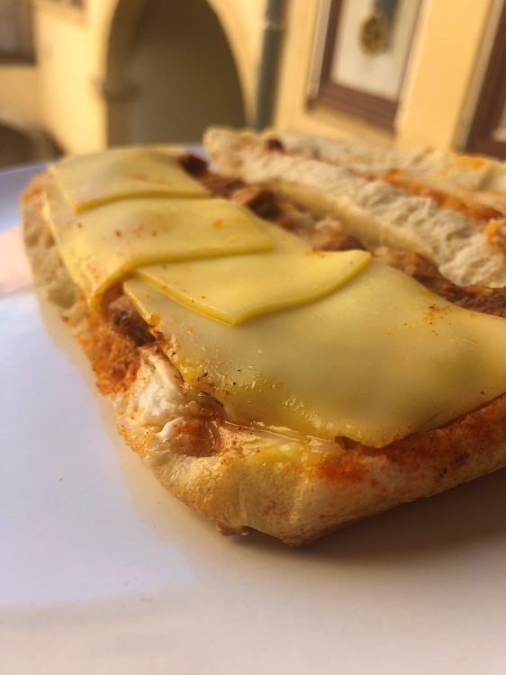 La Luciole sandwich vegan food in lyon trip