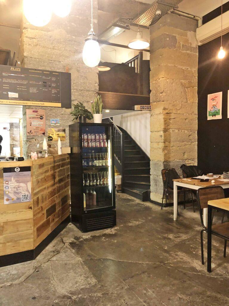 best vegan burger in paris and lyon Hank Burger inside of this vegan restaurant in Lyon