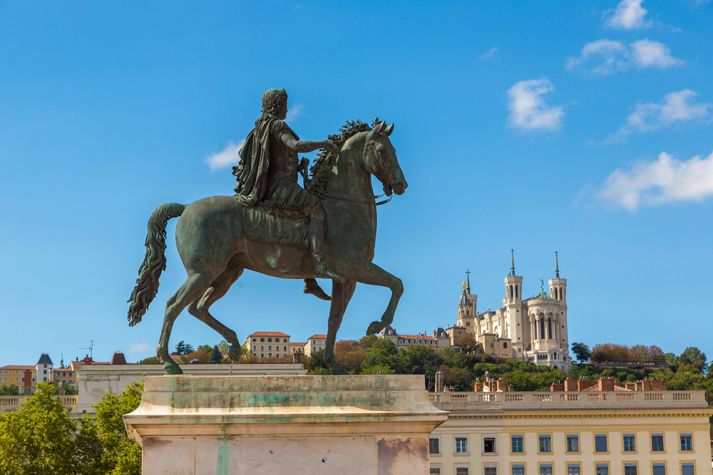 place de bellecour- lyontrip