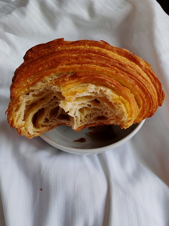 les belles ames vegan croissant Viennoiserie lyon trip