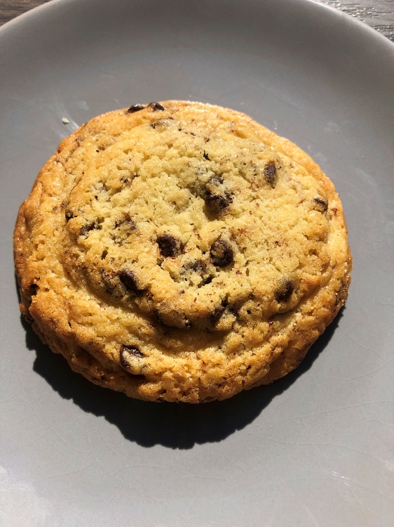 lyon vegan bakery lyontrip patisserie zoi cafe patisserie chocolate chip cookie