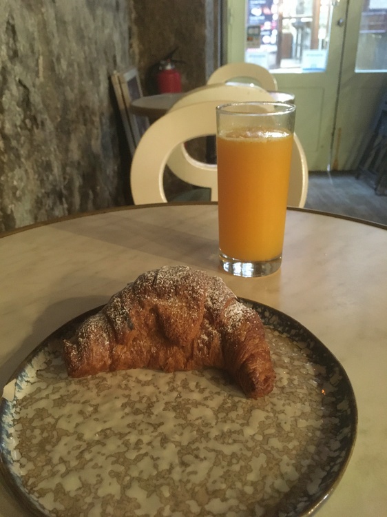 lyon vegan bakery lyontrip zoi cafe vegan breakfast vieux lyon