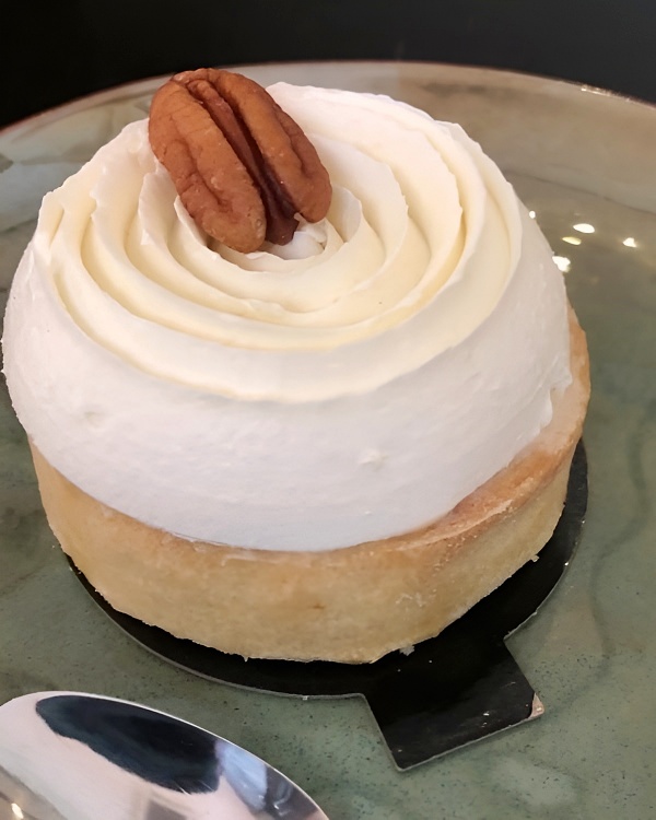 lyon vegan bakery lyontrip patisserie zoi cafe tourbillon patisserie croix rousse